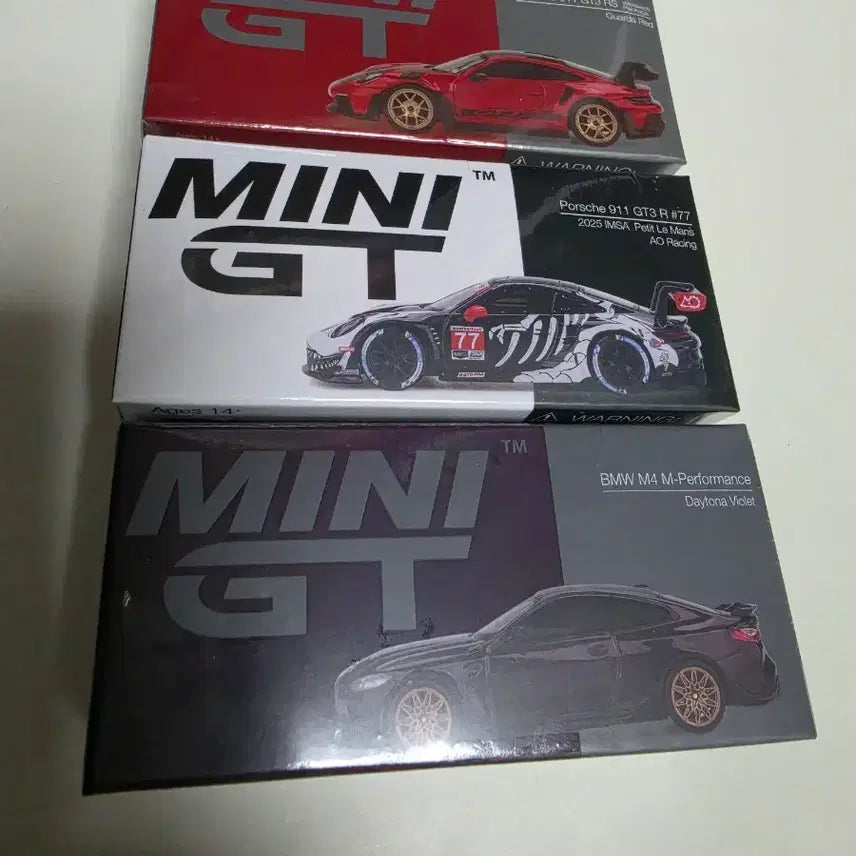[BUNJANG] Minini GT Porsche 911 GT3 R (Guard Red, No. 77) &amp; BMW M4 M-Performance (Daytona Violet) Bundle Set / 미니지티 포르쉐 2종, m4 총 3종 일괄판매