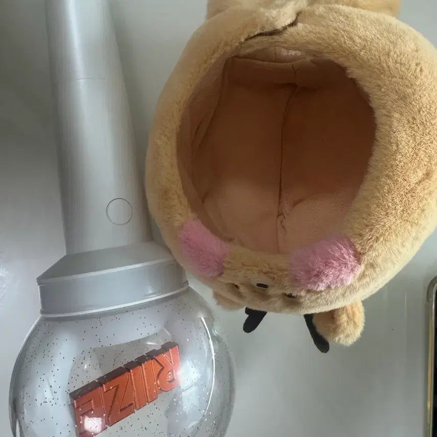 [BUNJANG] RIIZE Official Lightstick + Sungchan Cape Set / 라이즈 응원봉 + 성찬 케이프 양도합니다