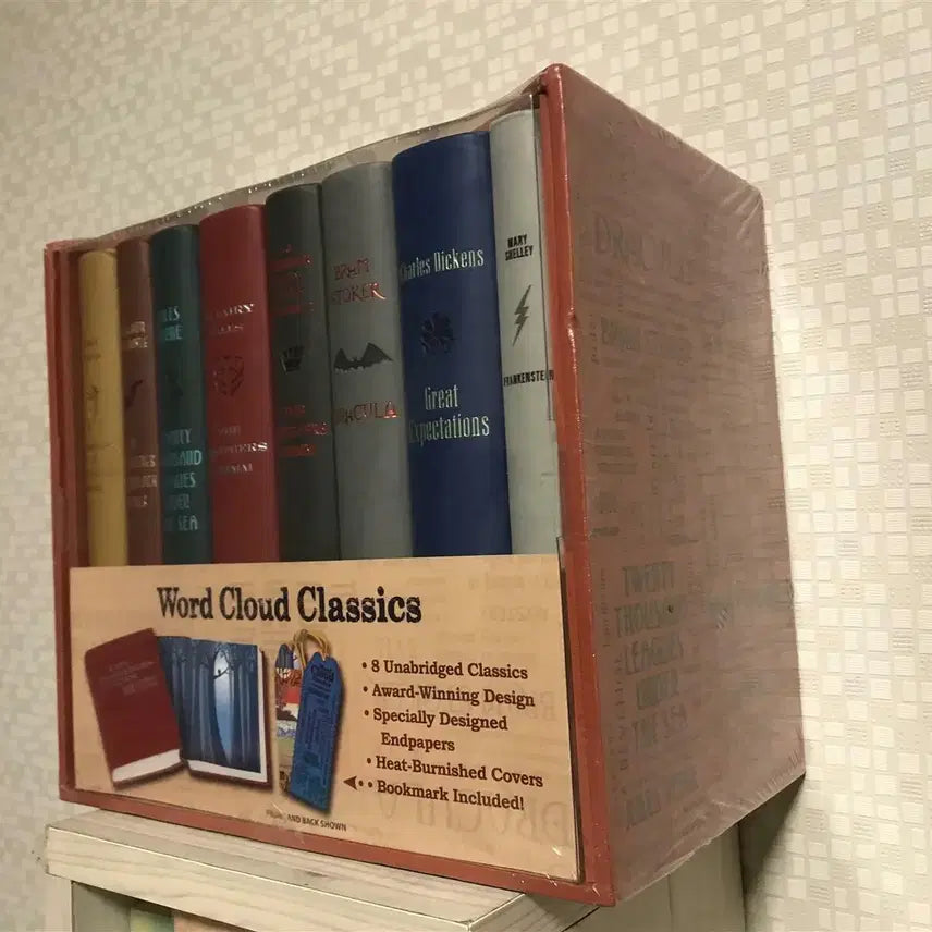 [BUNJANG] Word Cloud Classics 8-Book Box Set / 워드 클라우드 클래식 원서 8권 박스 세트 (허클베리 핀 / 셜록 홈즈 / 그림 형제 1,2 / 해저 이만리 / 드라큘라 / 위대한 유산 / 프랑켄슈타인)