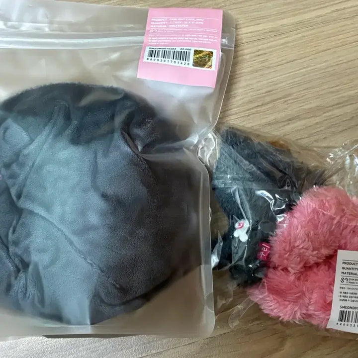 [BUNJANG] Kuri Cape + Scrunchie Set (Sealed) / 미개봉 쿠리 케이프 + 스크런치