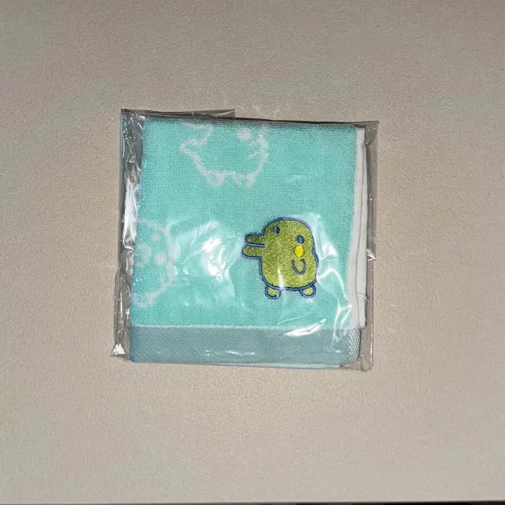 [BUNJANG] Tamagotchi Gudetama Handkerchief / 다마고치 주댕치 손수건 구치파치