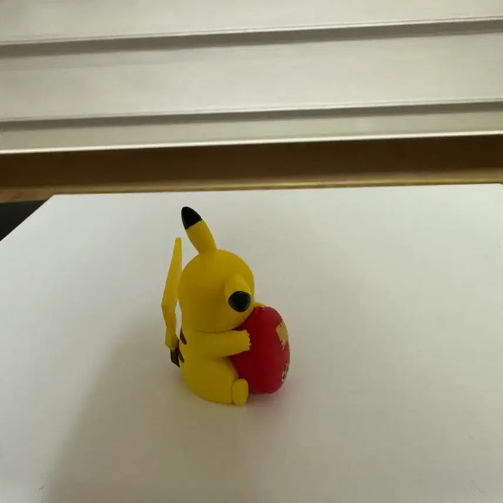 [BUNJANG] Takara Tomy Pokemon Gacha Pikachu Relaxing at Home Figure / 타카라토미 포켓몬 가챠 집에서 편히 쉬어요 피카츄
