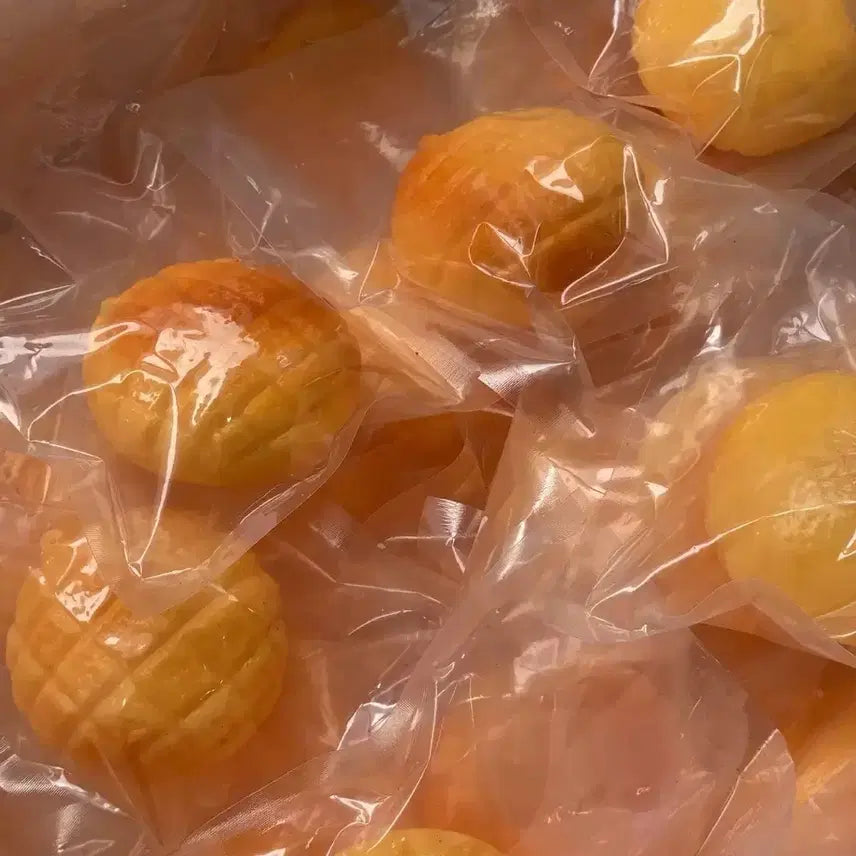 [BUNJANG] Melon Bread Crunch Squiishy &amp; Pineapple Bread Squiishy by Rilakkuma / [바로배송] 메론빵 크런치 말랑이 파인애플빵 말랑이 슬랑이 스퀴시 리락쿠마