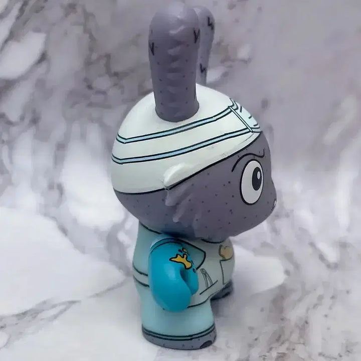 [BUNJANG] Kidrobot Dunny Scared Silly Doctor Figure / 키드로봇 더니 scared silly 닥터