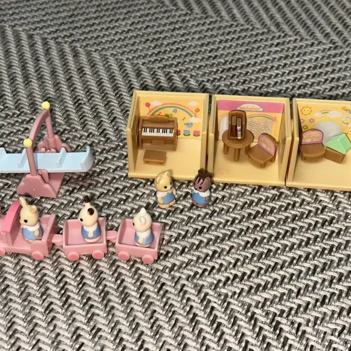 [BUNJANG] Sylvanian Families Forest Fun Kindergarten Full Set Gacha / (풀세트)실바니안 유치원 가챠