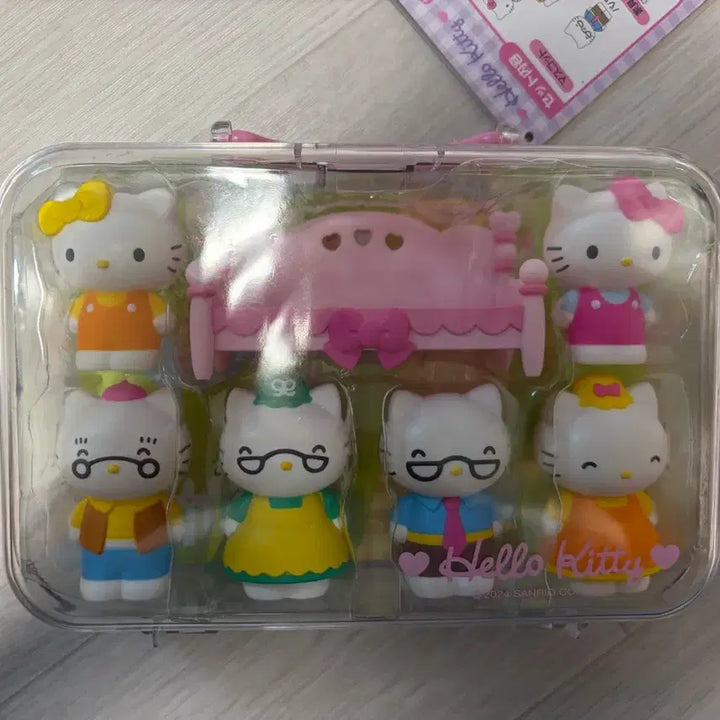 [BUNJANG] Sanrio Hello Kitty Dollhouse Family Figure Set / 산리오 헬로키티 돌하우스 가족 피규어 세트