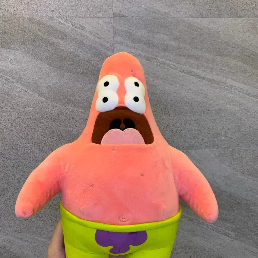[BUNJANG] Uniqlo x SpongeBob SquarePants Cactus Plant Flea Market Collaboration Plush Doll (New with Tags) / 유니클로 스폰지밥 네모바지 인형 (새제품, 택 부착)
