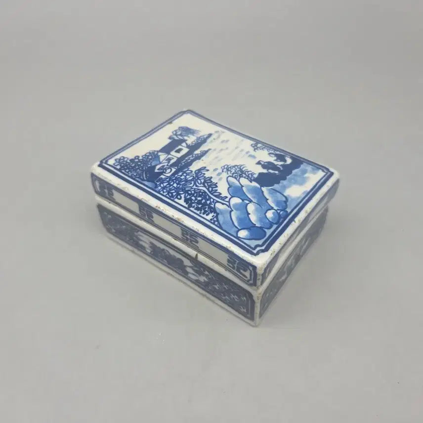[BUNJANG] Qing Dynasty Style Blue and White Porcelain Landscape and Figure Scholar&