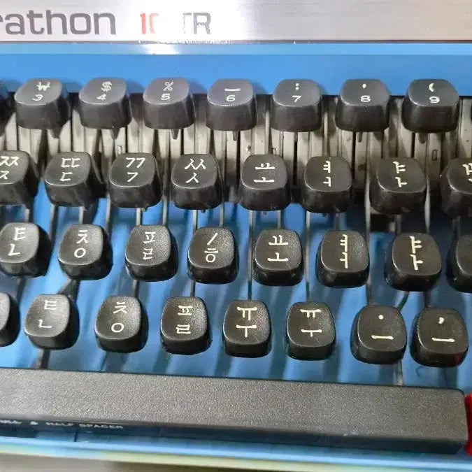 [BUNJANG] Marathon 10 TR Manual Typewriter (Sky Blue) / 마라톤 10 TR 한글 수동 타자기 (하늘색)