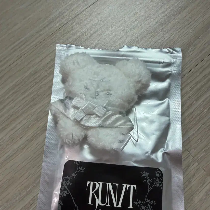 [BUNJANG] Stray Kids Run 2 U P Puff Goods / 스트레이키즈 런잇 굿즈 화이트 퍼핌