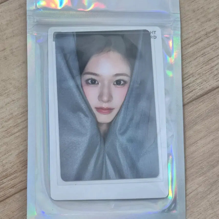 [BUNJANG] IVE Yujin Revive+ QQ Music Photocard / 아이브 유진 안유진 1성 리바이브 REVIVE+ qq뮤직 큐큐뮤직 포카 포토카드 팔아요