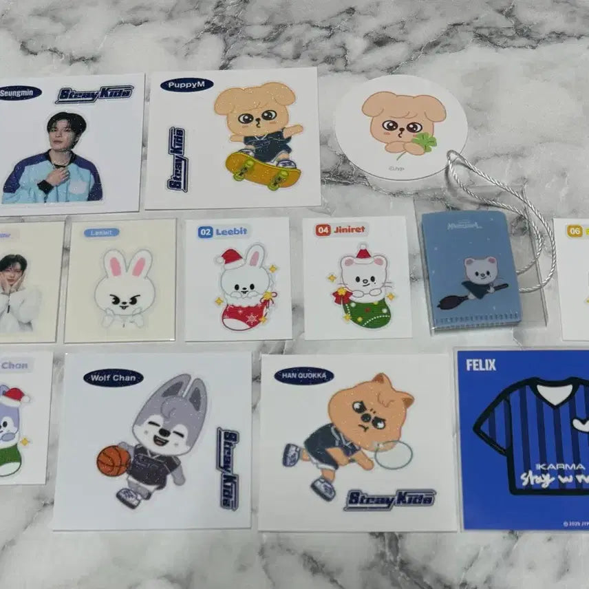 [BUNJANG] Stray Kids SKZOO Admission Gift Sticker Bundle Set / 스트레이키즈 스키주 입장 기프트 스티커 띠부씰 등