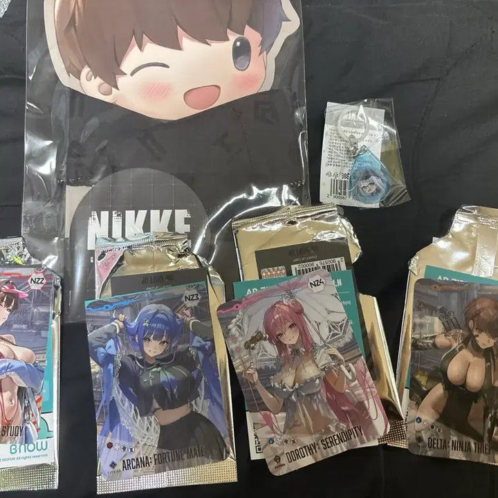 [BUNJANG] Niki Pop-up Store Merchandise Bundle Set / 니케 팝업 굿즈 싸게 일괄