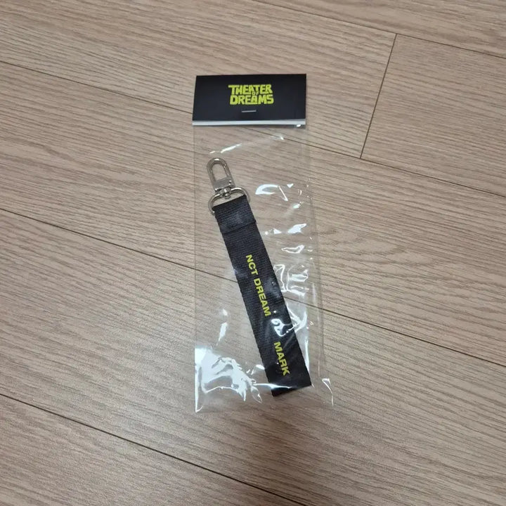 [BUNJANG] NCT Neo City : The Dream Show Theater Mark Charm / 새상품) 엔시티 시어터 오브 드림 마크 참