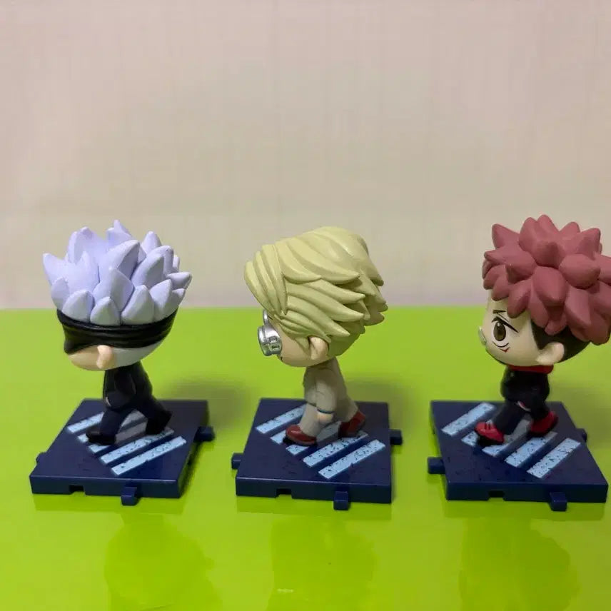 [BUNJANG] Jujutsu Kaisen Walking Step Figures Bundle (Gojo, Nanami, Itadori) / 주술회전 워킹스텝 피규어 일괄(고죠, 나나미, 이타도리)
