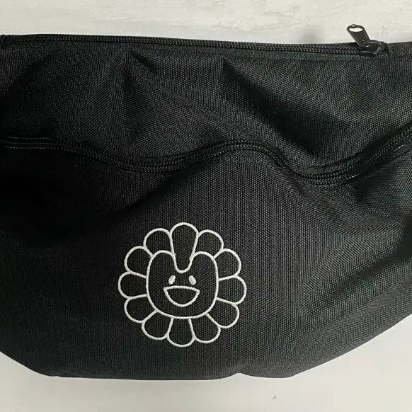 [BUNJANG] NewJeans Murakami Light Stick Bag / 뉴진스 무라카미 응원봉 가방
