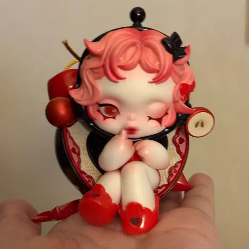 [BUNJANG] POP MART Skullpanda "For You" Christmas Edition Figure / POPMART 팝마트 너만을 위한 크리스마스 스컬판다 피규어