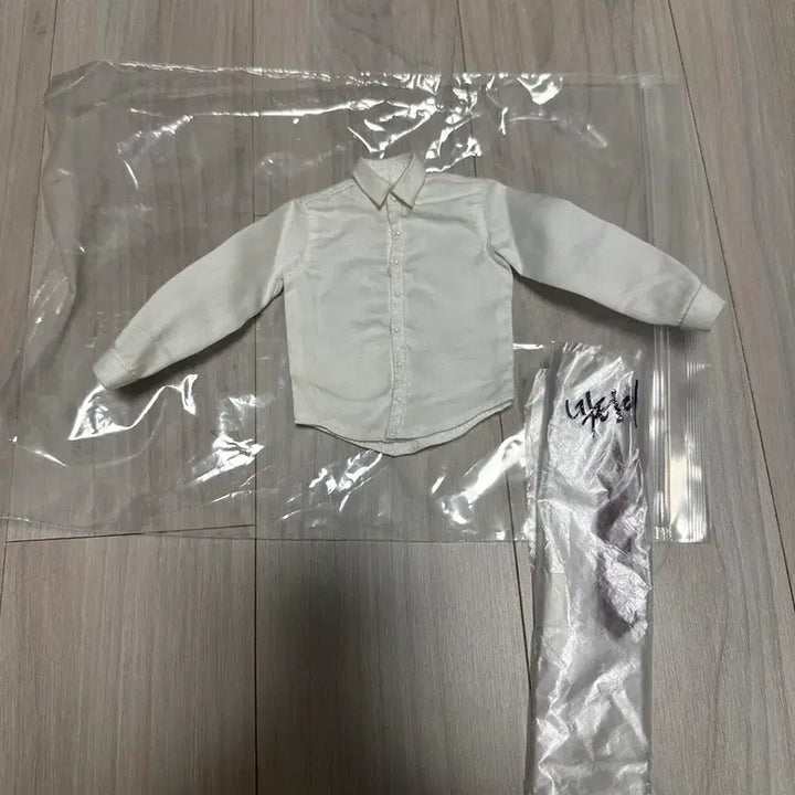 [BUNJANG] Batman Armory 1.0 Alfred Shirt &amp; Tie Set / 배트맨 아머리 1.0 알프레드 셔츠 넥타이