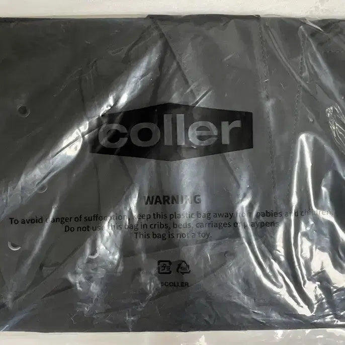 [BUNJANG] NewJeans x Colé Rabbit String Bag Black (Sealed) / 미개봉) 뉴진스 꼴레 토끼 스트링백 블랙