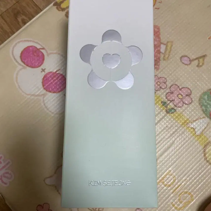 [BUNJANG] Kim Sejeong Cheer Stick Sealed New / 김세정 응원봉 미개봉 새제품