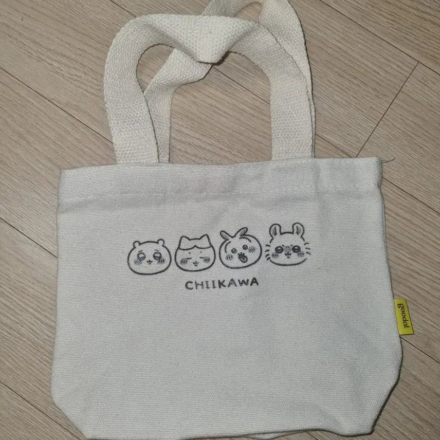 [BUNJANG] Chiikawa Usagi Hachiware Momonga White Canvas Tote Bag / 치이카와 토트백 흰색 캔버스백 우사기 하치와레 모몽가