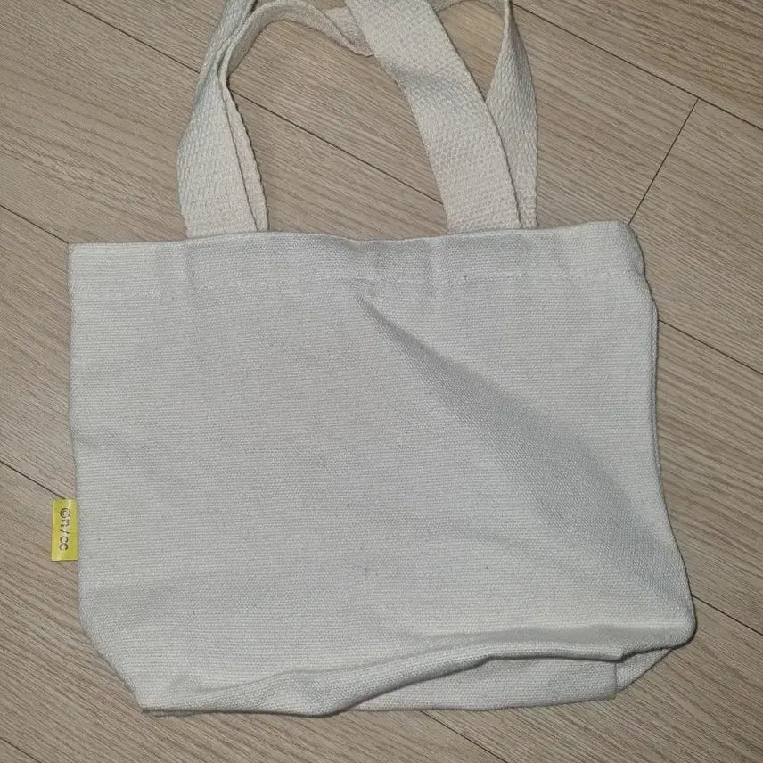 [BUNJANG] Chiikawa Usagi Hachiware Momonga White Canvas Tote Bag / 치이카와 토트백 흰색 캔버스백 우사기 하치와레 모몽가
