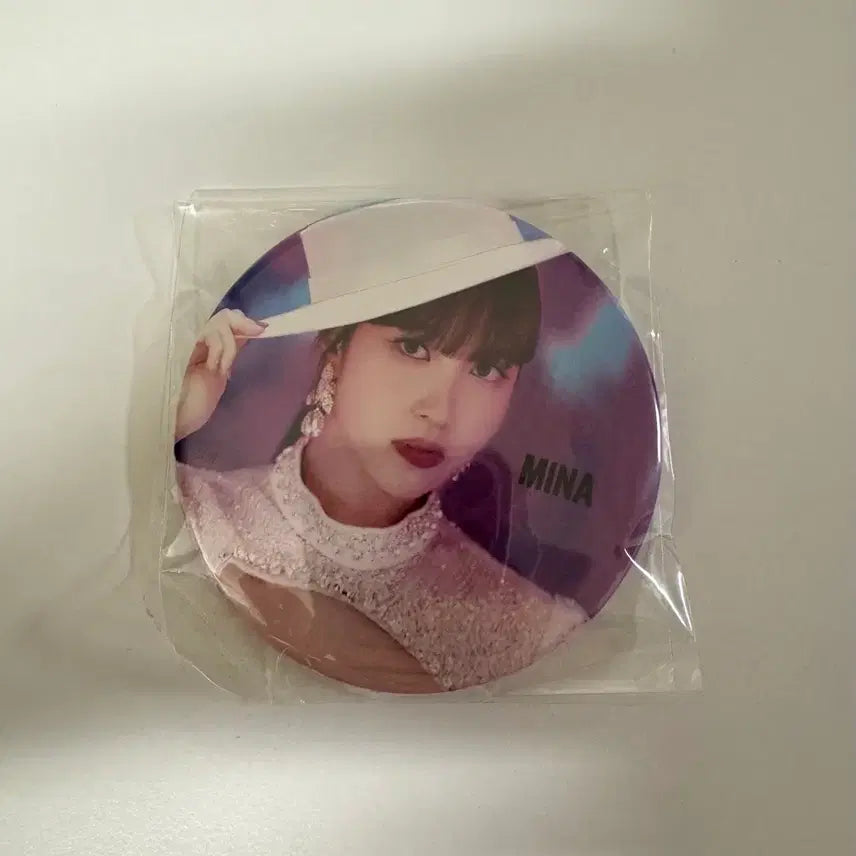 [BUNJANG] TWICE Mina Breakthrough Can Badge / 트와이스 미나 캔뱃지 팝니다