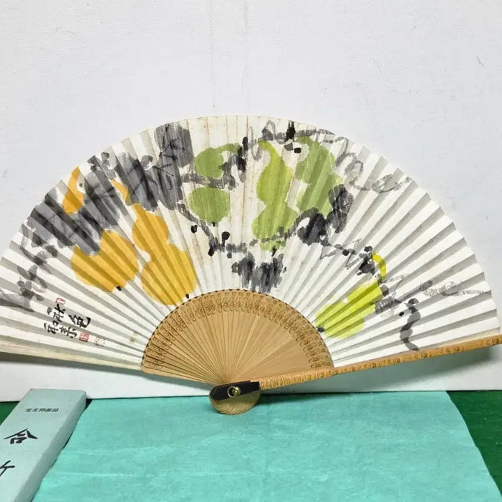 [BUNJANG] Um Ju-won Traditional Hapjukseon Fan (29cm) - Intangible Cultural Heritage No. 10 / *풀세트)전북 무형문화재 제10호  고)엄주원  선자장  전통 합죽선 부채(29cm)[35만원20%]