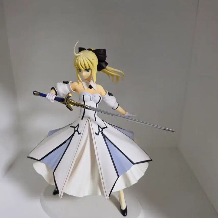 [BUNJANG] Saber Lily SQ Figure / [페스나] 세이버 릴리 SQ 피규어 판매합니다.