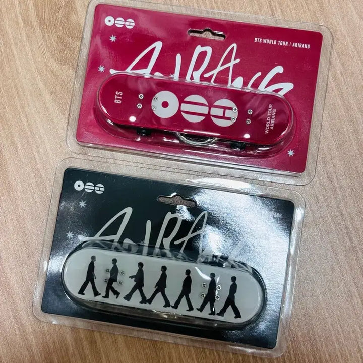 [BUNJANG] BTS Arirang Mini Skateboard Keychain (Red/White) / BTS 아리랑 미니 스케이트보드 키링 (레드/화이트)
