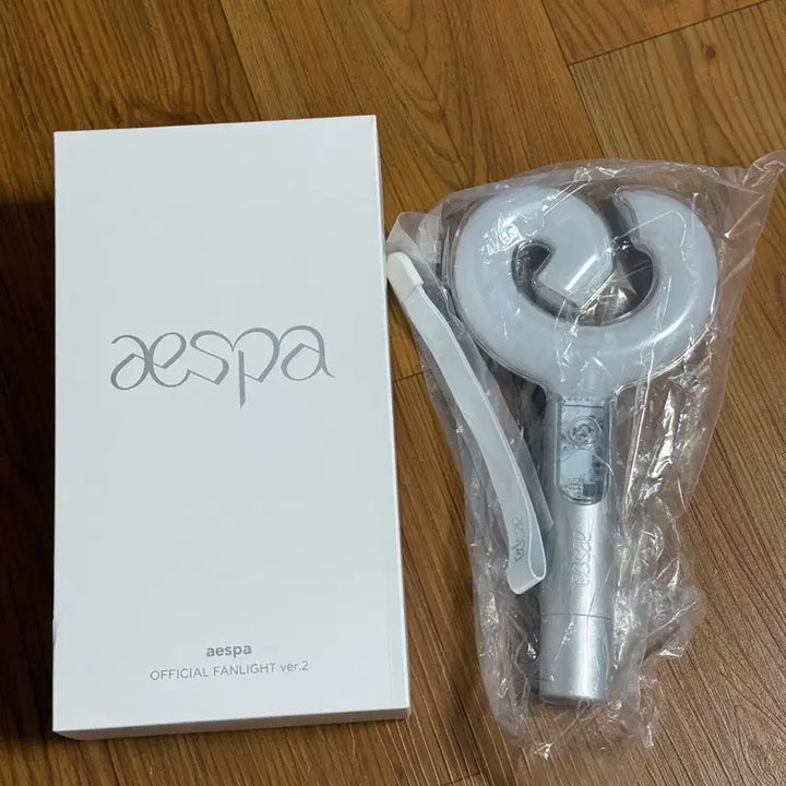 [BUNJANG] Aespa Ver. 2 Pretzel Lightstick (Unsealed) / (단숭개봉, 실사용0) 에스파 응원봉 ver 2 프레첼봉 양도