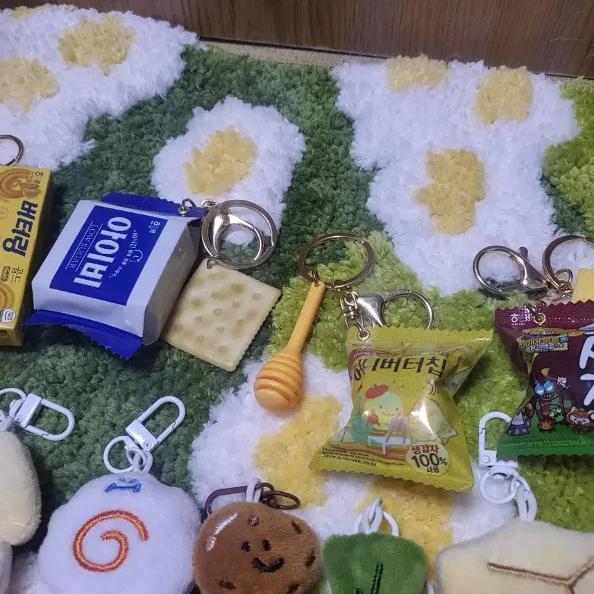 [BUNJANG] Haitai Snack Charm Bundle Set / 해태 과자 키링 음식 키링 가챠 일괄 택포