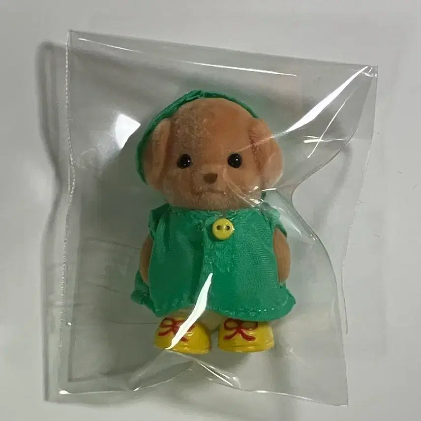 [BUNJANG] Sylvanian Families Rainy Day Baby Series Toy Poodle Dog / 실바니안 레인코트 비오는날 베이비시리즈 토이푸들 강아지