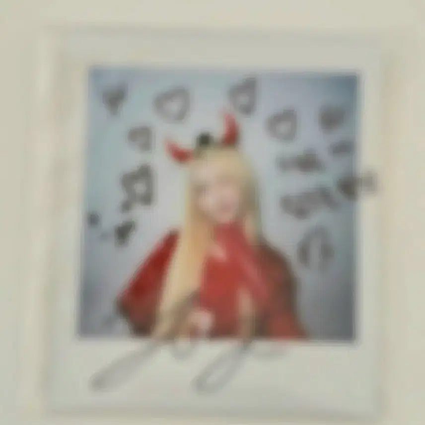 [BUNJANG] LOONA Loossemble YeoJin Autographed Polaroid / 이달의 소녀 루셈블 여진 임여진 싸인 폴라로이드