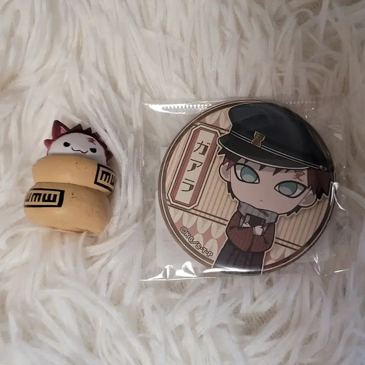 [BUNJANG] Naruto Gaara Nya-Ru-To Figure &amp; Student Style Can Badge Bundle Set / 일괄) (가격내림x) 나루토 가아라 냐루토 피규어, 서생풍 캔뱃지