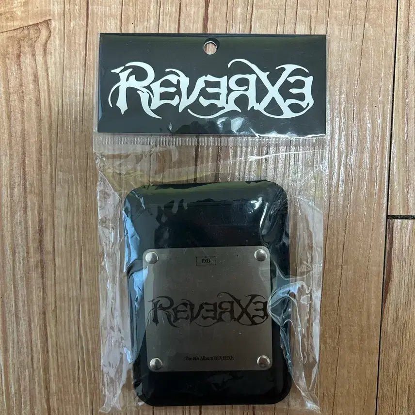 [BUNJANG] EXO China Pop-up Store Magnetic Card Holder (Sealed) / 미개봉) 엑소중국 팝업스토어 마그네틱 카드지갑