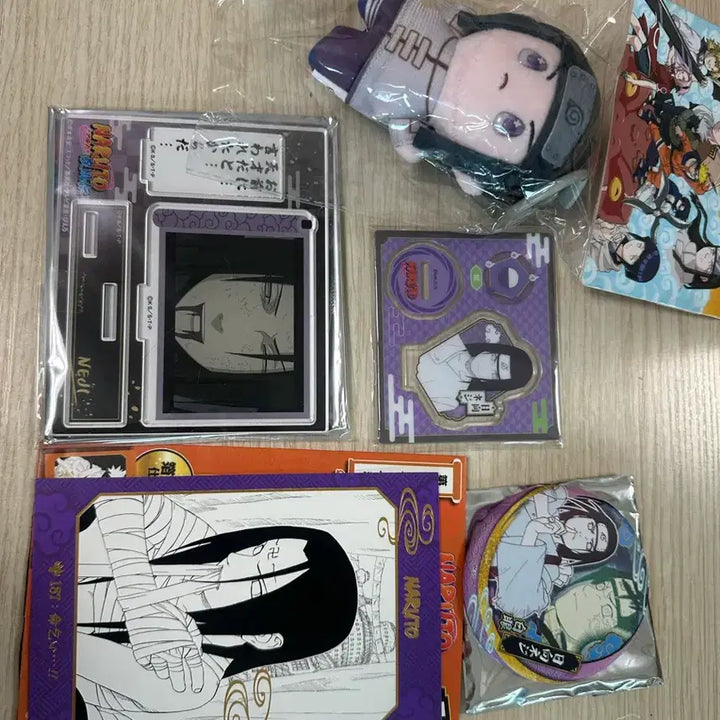 [BUNJANG] Nerutō Hyūga Neji Acrylic Badge &amp; Plush Bundle / 나루토 휴우가 네지 아크릴 뱃지 누이 굿즈 일괄 판매