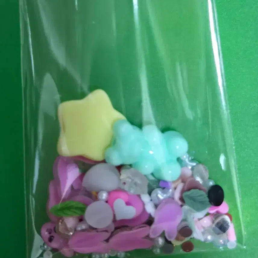 [BUNJANG] Stray Kids Dwaekki 10 Nails &amp; Random Nails Set / 스트레이키즈 돼끼 네일팁 10개와 랜덤 네일팁
