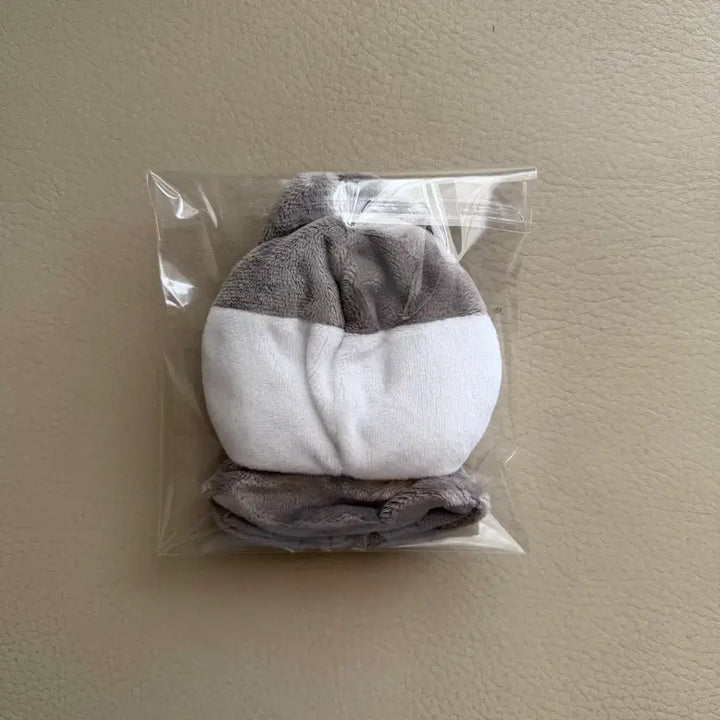 [BUNJANG] Wolf Chan Plush Cape New / 울프찬 플러쉬 망토 새상품