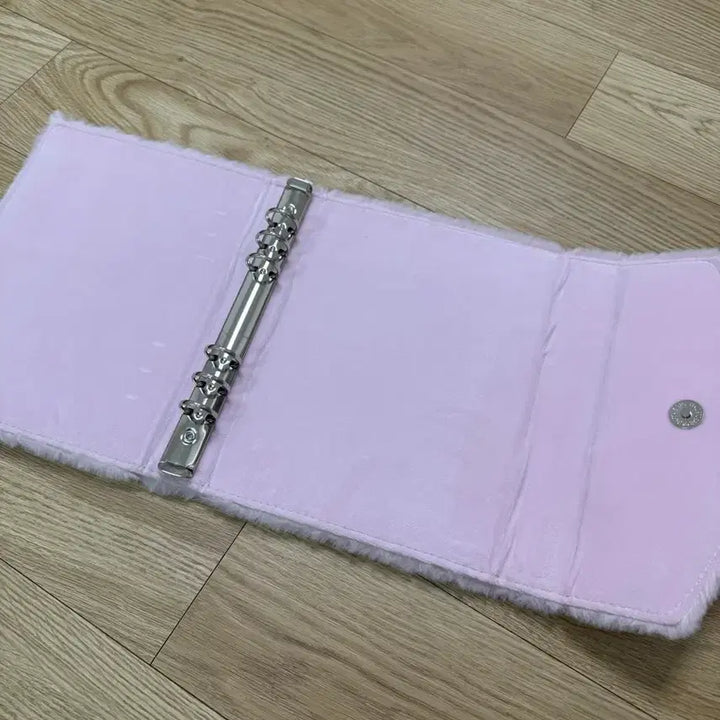 [BUNJANG] Fromable Pink Fur Binder / 프롬아블 핑크 털바인더