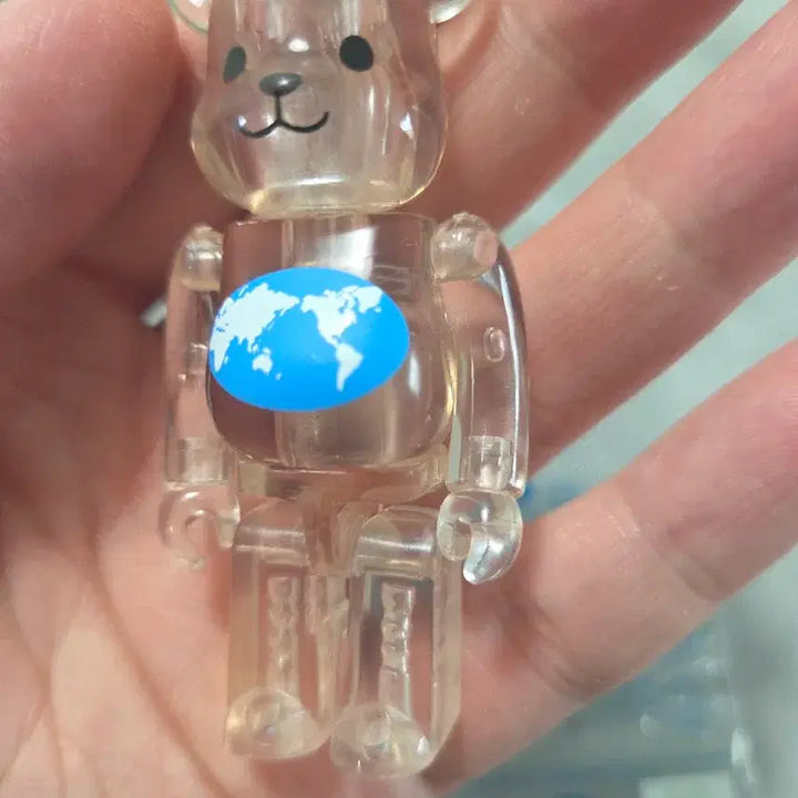 [BUNJANG] Bearbrick Earth Journey Lifetime 100% Unsealed / 베어브릭 earth journey lifetime 지구 100% 개봉팝니다