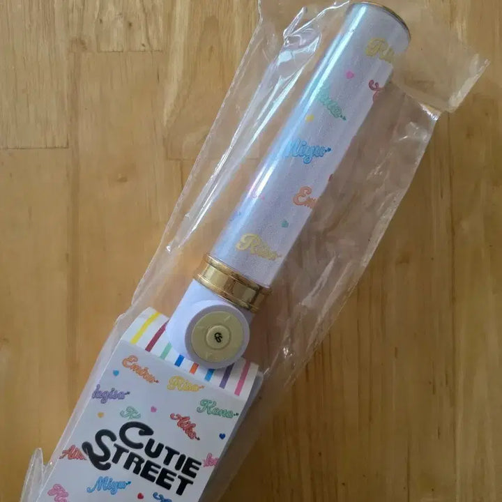 [BUNJANG] Cutie Street Lightstick Bundle with Emiri Astar, 3 Standard Albums, and Bonus Gifts / 큐스토 큐티스트릿 cutie Street 응원봉 / 에미루 아크스타 / 통상반 앨범 3종 + 보너스 사은품