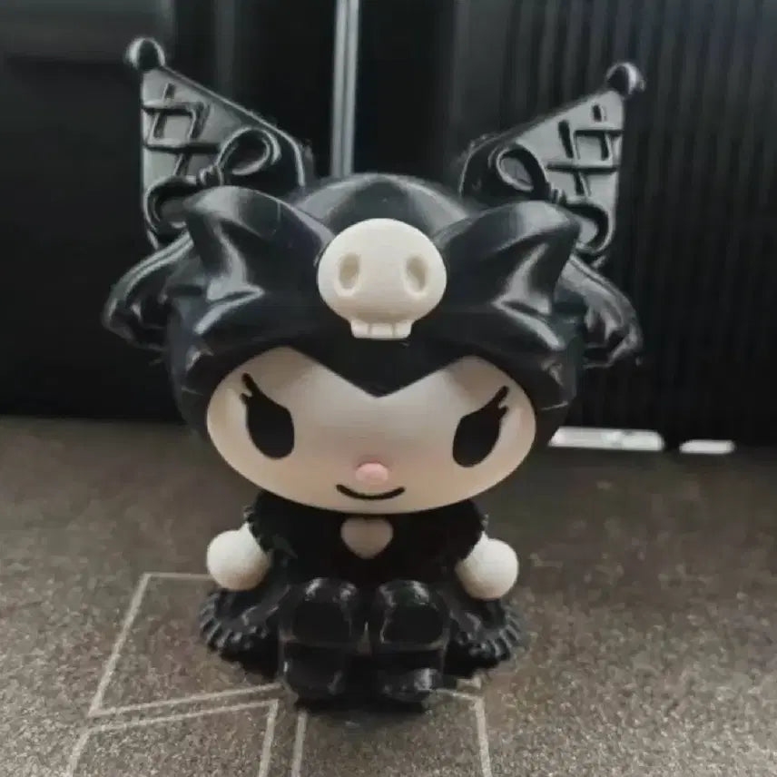 [BUNJANG] Kuromi Figure with Skull Accent / 쿠로미 피규어