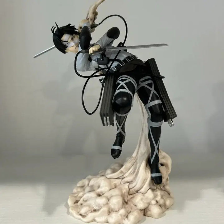 [BUNJANG] Attack on Titan Levi Ichiban Kuji Figure - B Prize / 진격거 리바이 제일복권 이치방쿠지 진격의거인 땅울림 B상 피규어
