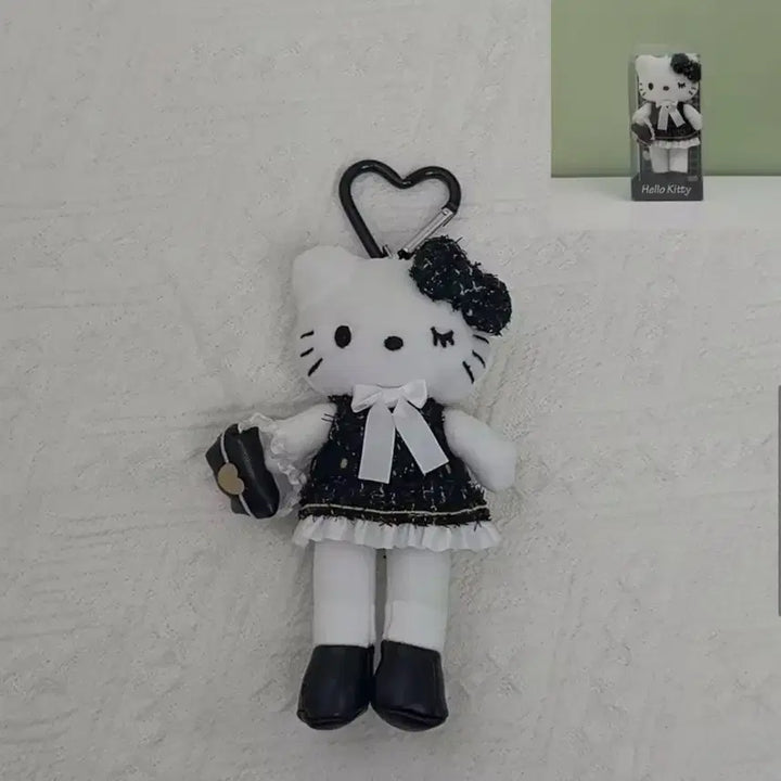 [BUNJANG] Sanrio Hello Kitty Long Leg Plush Keychain / 산리오 헬로키티 롱다리 인형 키링 새제품