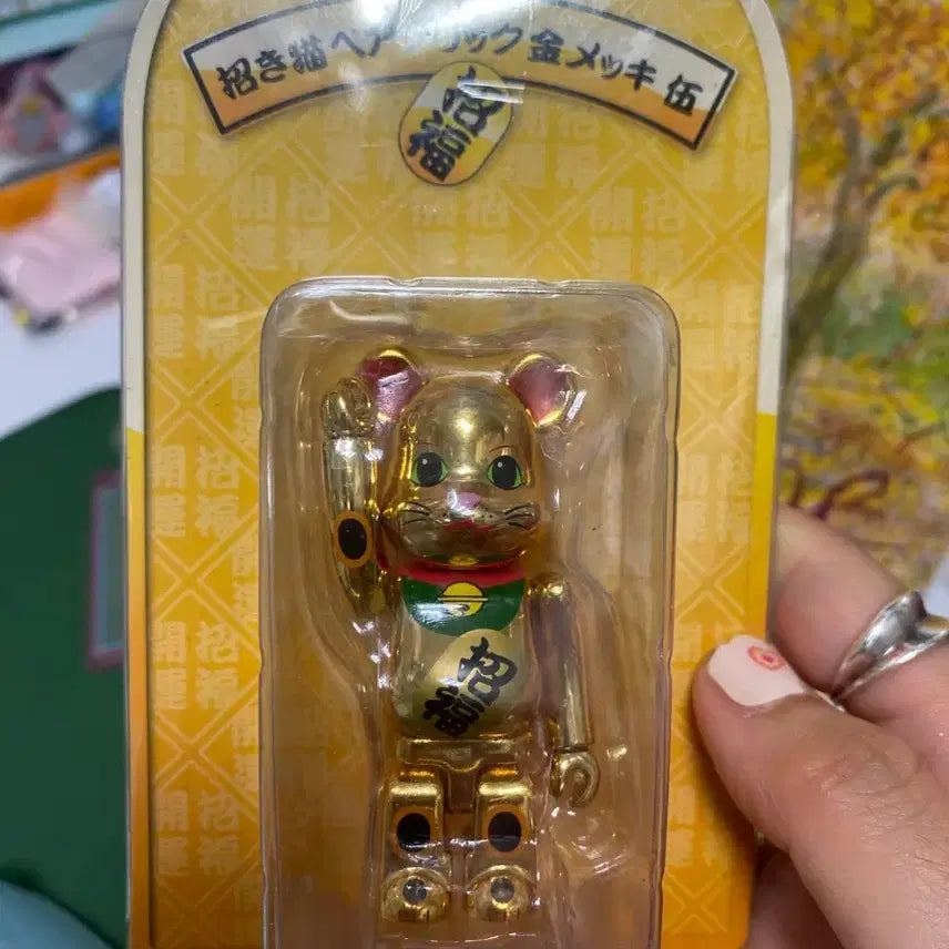[BUNJANG] Bearbrick Maneki-neko 100% Gold Figure / 베어브릭 마네키네코 100%