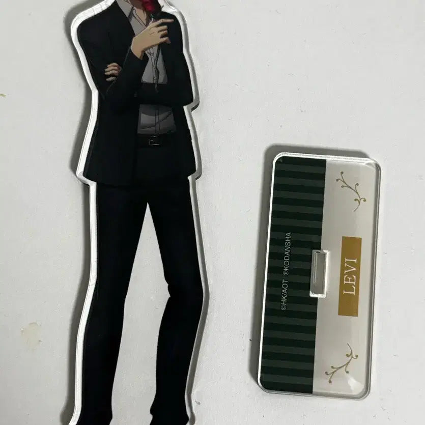 [BUNJANG] Attack on Titan Levi Acrylic Stand / 진격의 거인 리바이 아크릴 스탠드