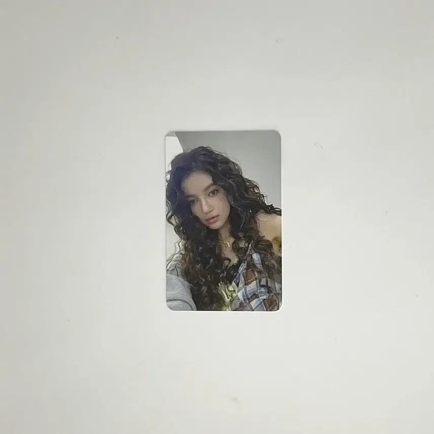 [BUNJANG] NewJeans Danielle SUPER NATURAL Photocard / 뉴진스 다니엘 슈퍼내추럴 포토카드 NJ DANIELLE SUPER NATURAL PHOTOCARD_1