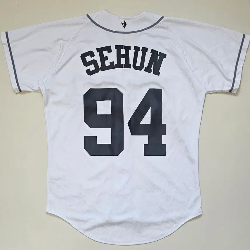 [BUNJANG] EXO PLANET Baseball Uniform Jersey / EXO 엑소 세훈 콘서트  플레이넷 야구 유니폼 굿즈
