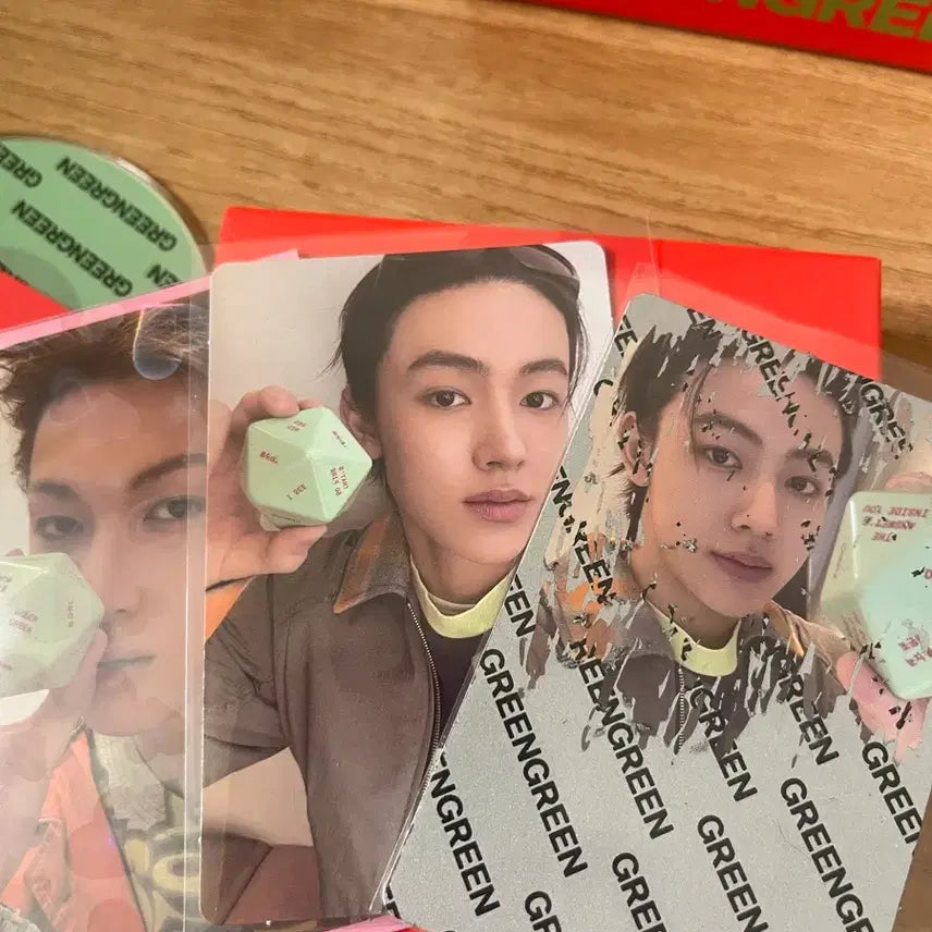 [BUNJANG] ONEWE Cour de Lis Album (No Photocards for Kanghyun, Yeonghoon, Geon, and Cya; Martin, Seongheon, and Scratch Seongheon Included) / 코르티스 다이스 앨범팔아요